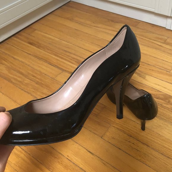 Brand new Tahari heels - Picture 6 of 6